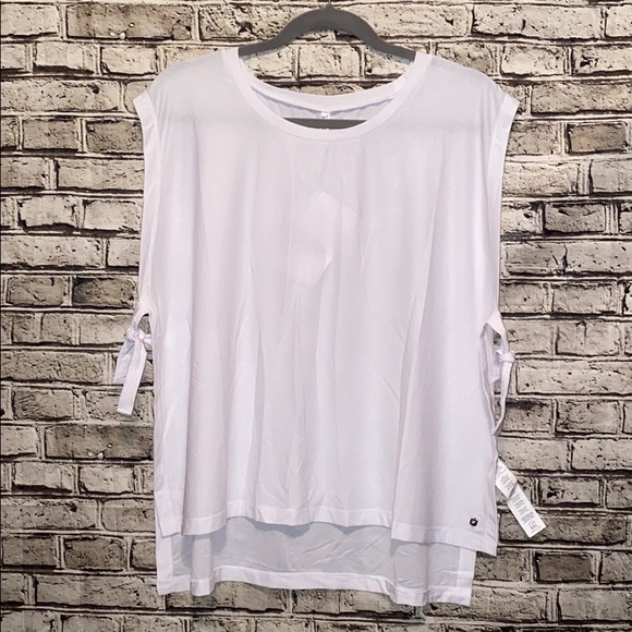 Fabletics Kalpana Side Tie Tee - Picture 1 of 8